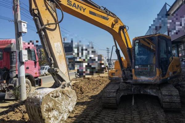 徐州市出售转让二手不详小时2011年三一重工SY135C挖掘机
