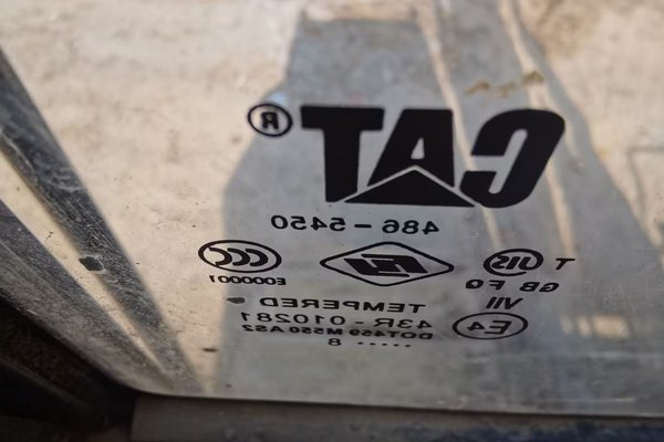 徐州市出售转让二手不详小时2018年卡特彼勒323挖掘机