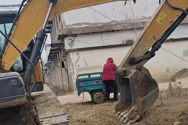 徐州市出售转让二手不详小时2018年徐工XE15挖掘机