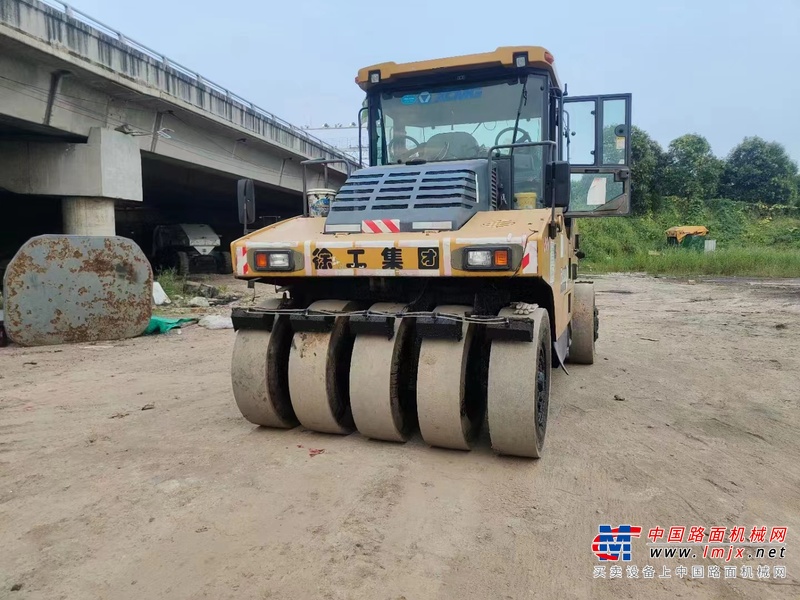 徐州市出售转让二手不详小时2016年徐工XP303K轮胎压路机