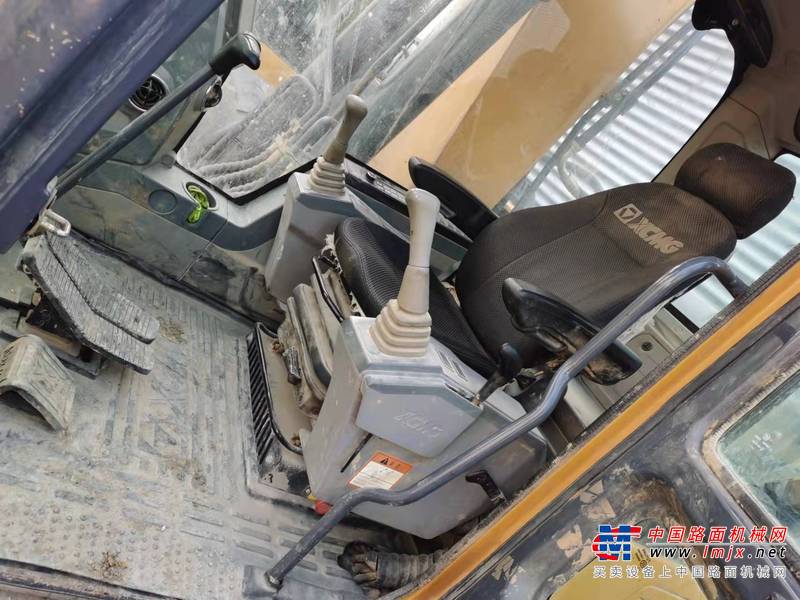 徐州市出售转让二手不详小时2018年徐工XE215D挖掘机