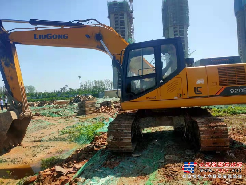 徐州市出售转让二手不详小时2019年柳工CLG920装载机