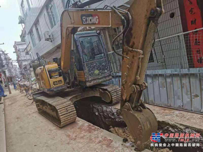 南宁市出售转让二手不详小时2018年徐工XE75DA挖掘机