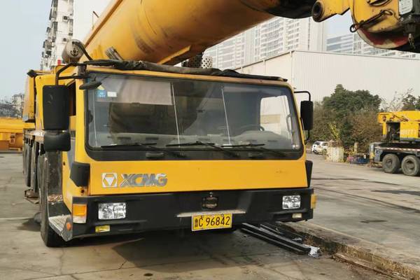 徐州市出售转让二手不详小时2009年徐工QAY300全地面起重机