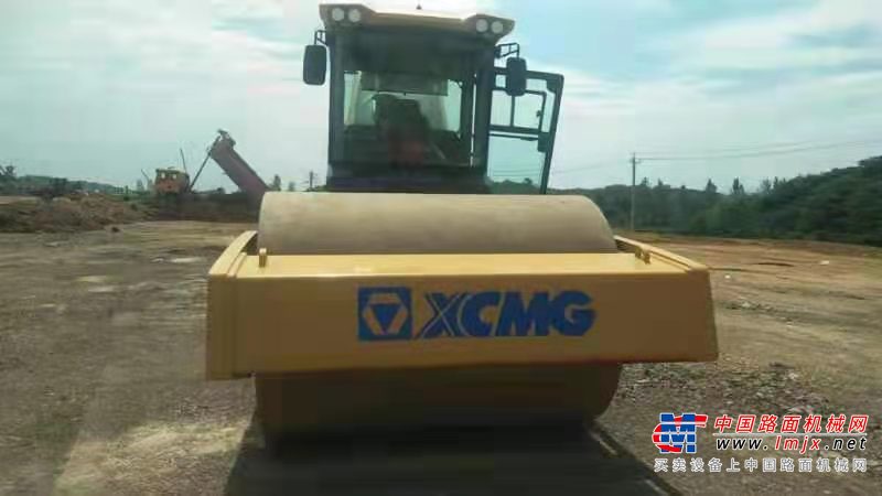黄石市出售转让二手不详小时2021年徐工XS265JS单钢轮压路机