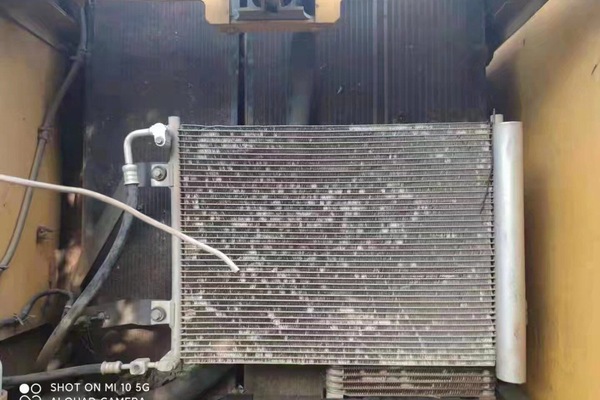 荆门市出售转让二手不详小时2014年小松PC200-8M0挖掘机