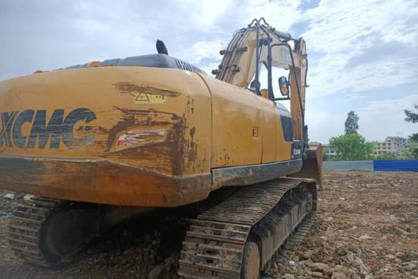 呼和浩特市出售转让二手不详小时2021年徐工XE15U挖掘机