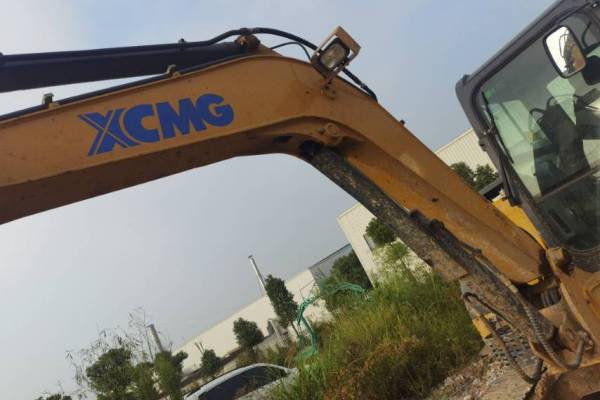 徐州市出售转让二手不详小时2018年徐工XE60D挖掘机