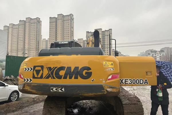 徐州市出售转让二手不详小时2020年徐工XE205DA挖掘机