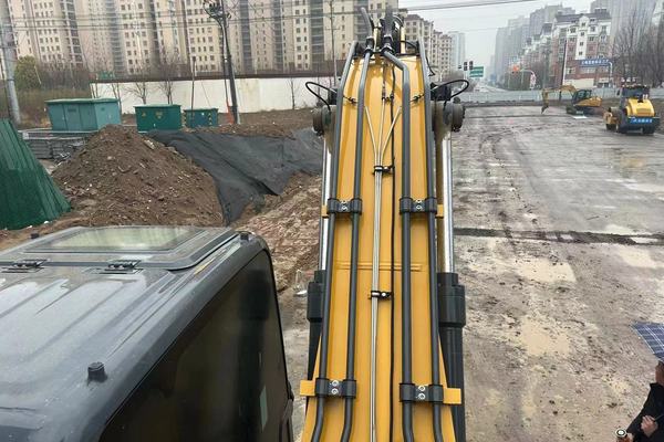 徐州市出售转让二手不详小时2020年徐工XE205DA挖掘机