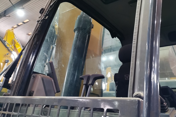 徐州市出售转让二手不详小时2019年徐工XE240D挖掘机