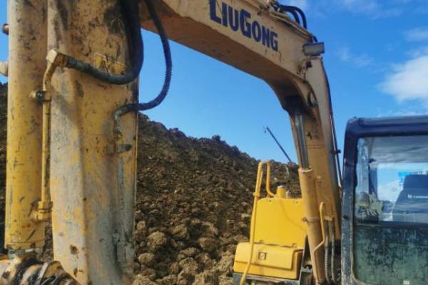 保山市出售转让二手不详小时2018年柳工CLG908D挖掘机