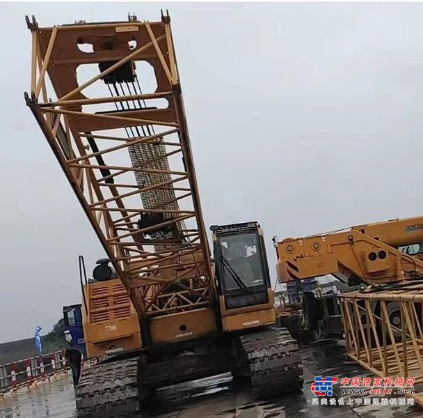 徐州市出售转让二手不详小时2015年徐工QUY85履带起重机