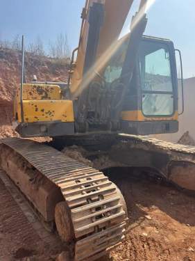 徐州市出售转让二手不详小时2018年雷沃重工FR480E挖掘机
