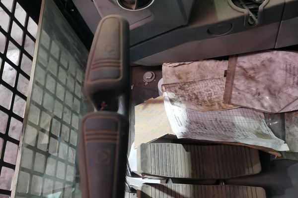 徐州市出售转让二手不详小时2019年徐工XE240D挖掘机