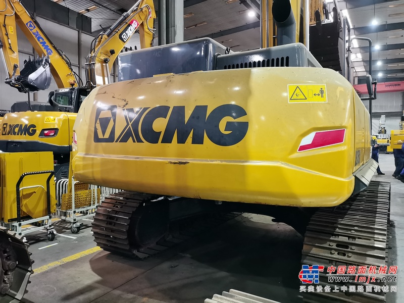 徐州市出售转让二手不详小时2019年徐工XE240D挖掘机