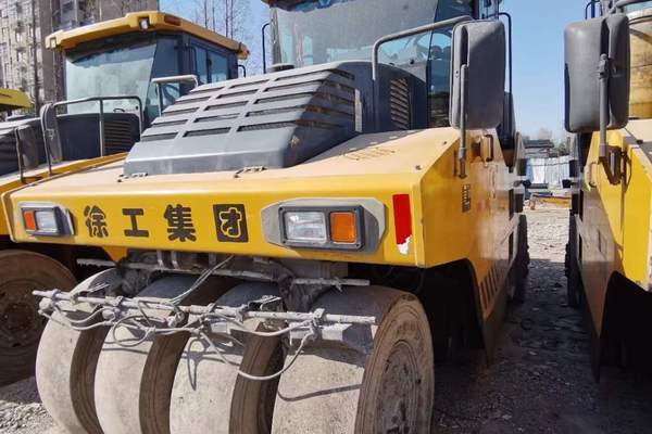 徐州市出售转让二手不详小时2014年徐工XP303轮胎压路机