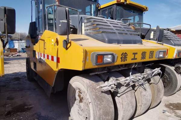 徐州市出售转让二手不详小时2014年徐工XP303轮胎压路机