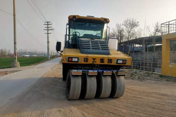 徐州市出售转让二手不详小时2018年徐工XP303轮胎压路机