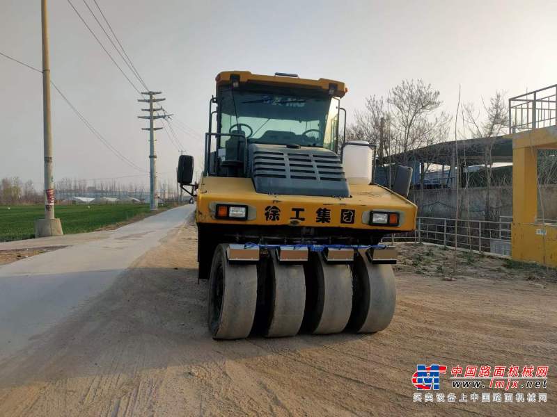徐州市出售转让二手不详小时2018年徐工XP303轮胎压路机