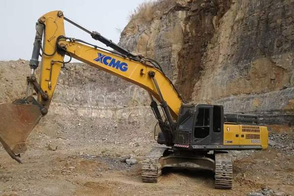 徐州市出售转让二手不详小时2018年徐工XE490D挖掘机