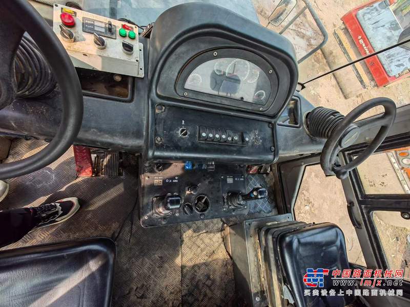 徐州市出售转让二手不详小时2018年徐工XP303K轮胎压路机