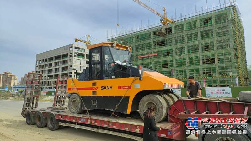 徐州市出售转让二手不详小时2016年三一重工SPR300-5轮胎压路机
