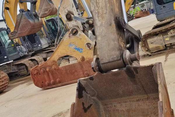 合肥市出售转让二手不详小时2021年徐工XE205DA挖掘机