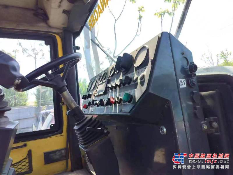 徐州市出售转让二手不详小时2011年宝马格BW203AD-4 双钢轮压路机