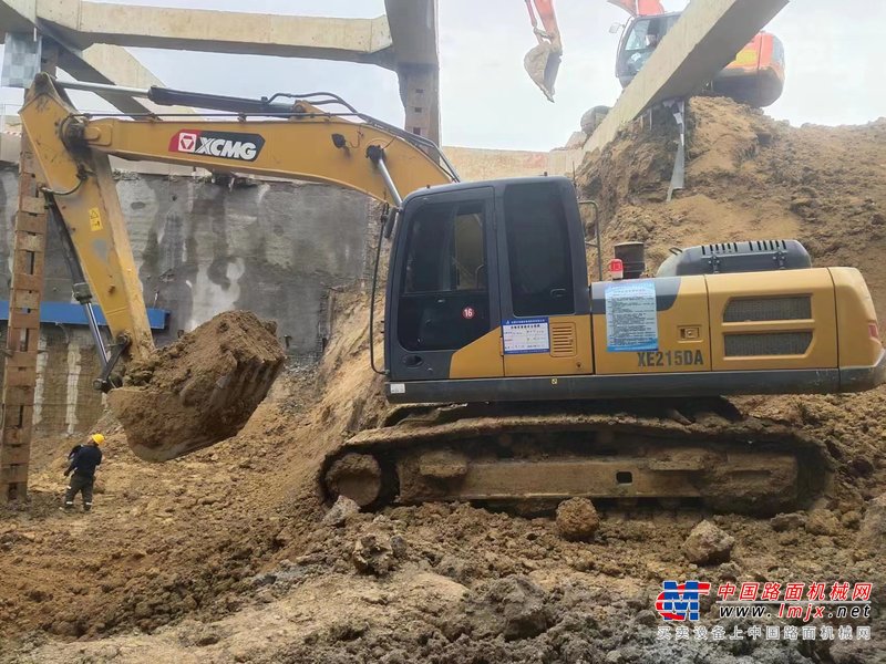 合肥市出售转让二手不详小时2019年徐工XE215DA挖掘机