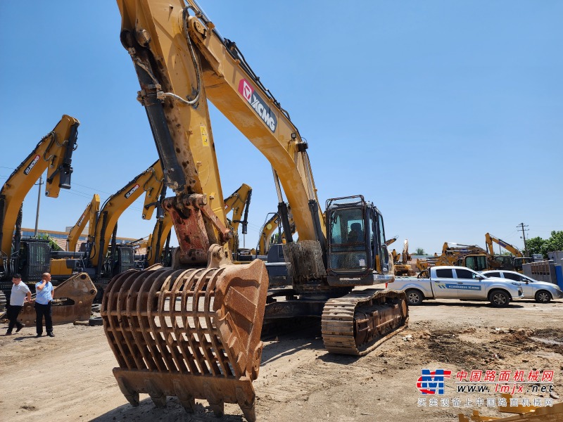 潍坊市出售转让二手不详小时2019年徐工XE370D挖掘机