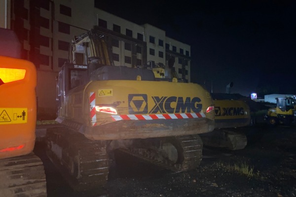 南宁市出售转让二手不详小时2020年徐工XE400DK挖掘机