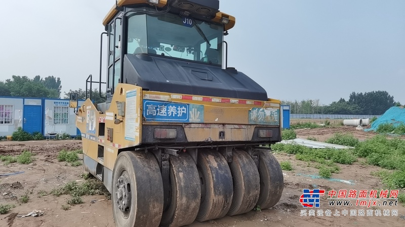 成都市出售转让二手不详小时2018年徐工XP303轮胎压路机