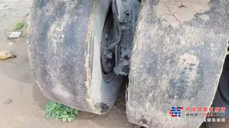 成都市出售转让二手不详小时2018年徐工XP303轮胎压路机