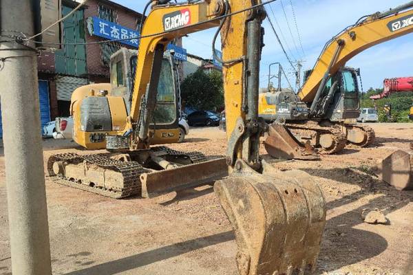 长沙市出售转让二手不详小时2022年徐工XE60D挖掘机