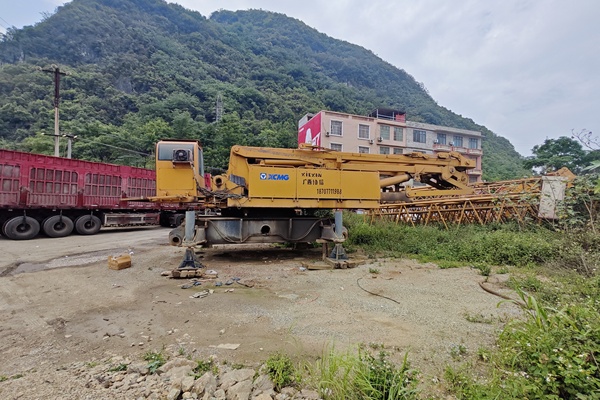 百色市出售转让二手不详小时2010年徐工QUY260履带起重机
