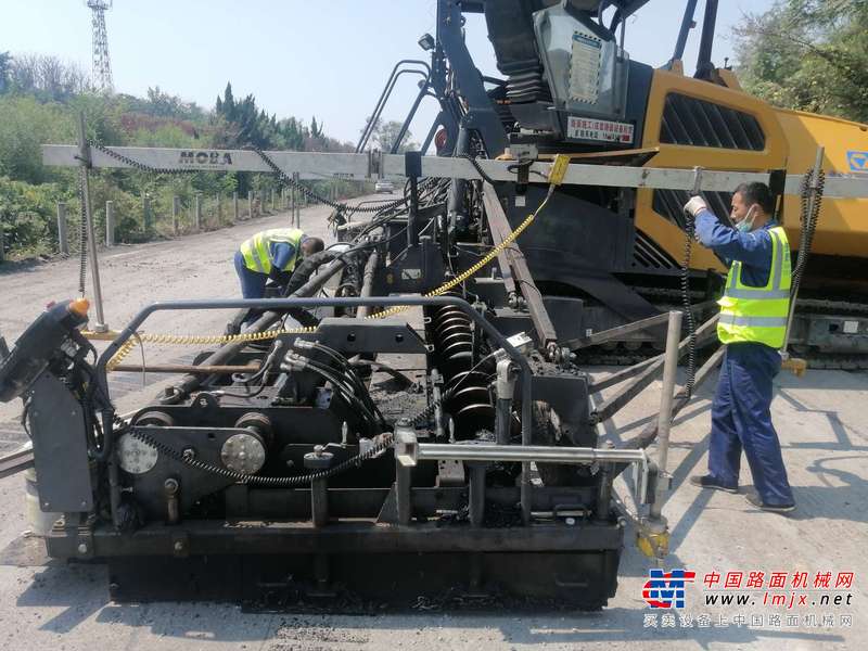 徐州市出售转让二手不详小时2022年徐工RP1655T沥青摊铺机