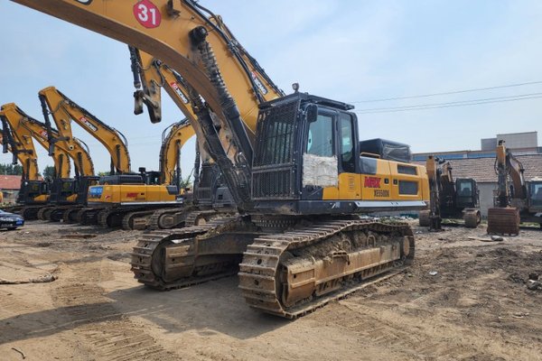 潍坊市出售转让二手不详小时2021年徐工XE550DK挖掘机