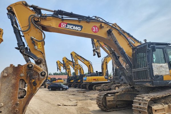 潍坊市出售转让二手不详小时2021年徐工XE550DK挖掘机