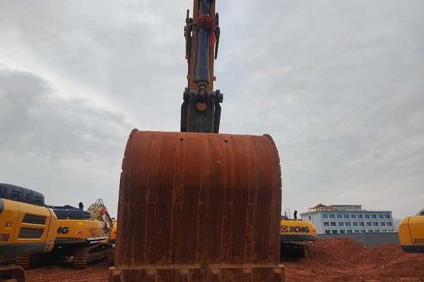 兰州市出售转让二手不详小时2021年徐工XE370D挖掘机