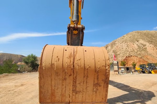 兰州市出售转让二手不详小时2021年徐工XE370D挖掘机