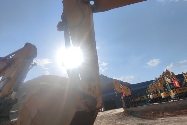 兰州市出售转让二手不详小时2021年徐工XE370D挖掘机