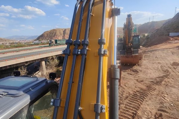 兰州市出售转让二手不详小时2021年徐工XE370D挖掘机