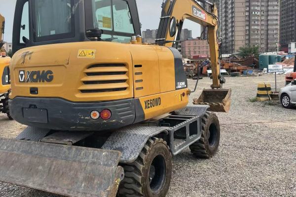 渭南市出售转让二手不详小时2021年徐工XE60WD轮式挖掘机