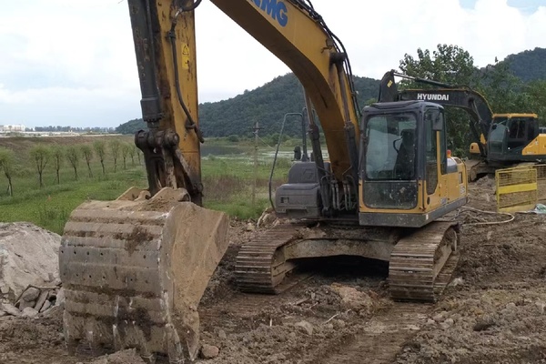 池州市出售转让二手不详小时2019年徐工XE215D挖掘机