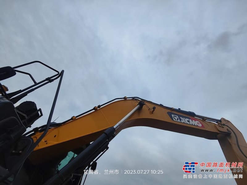 兰州市出售转让二手不详小时2021年徐工XE370D挖掘机