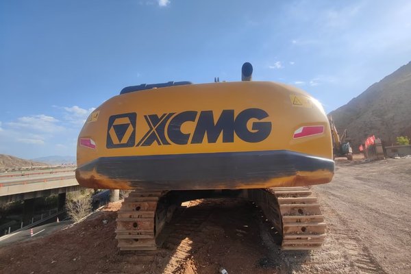 兰州市出售转让二手不详小时2021年徐工XE370D挖掘机