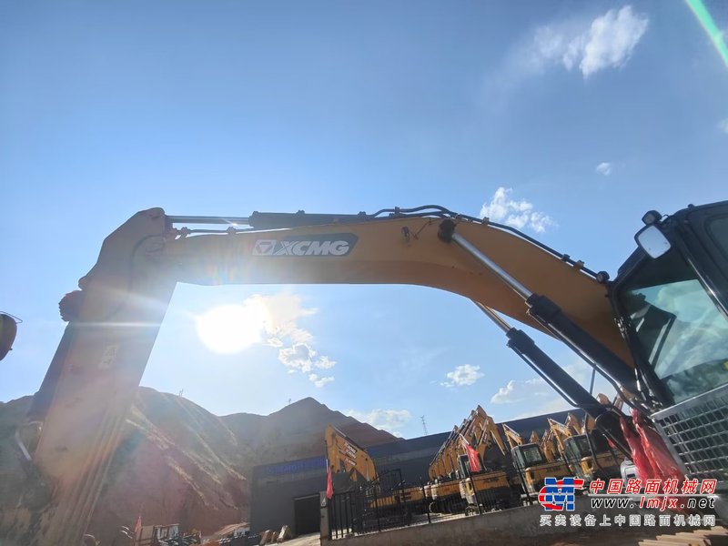兰州市出售转让二手不详小时2021年徐工XE370D挖掘机