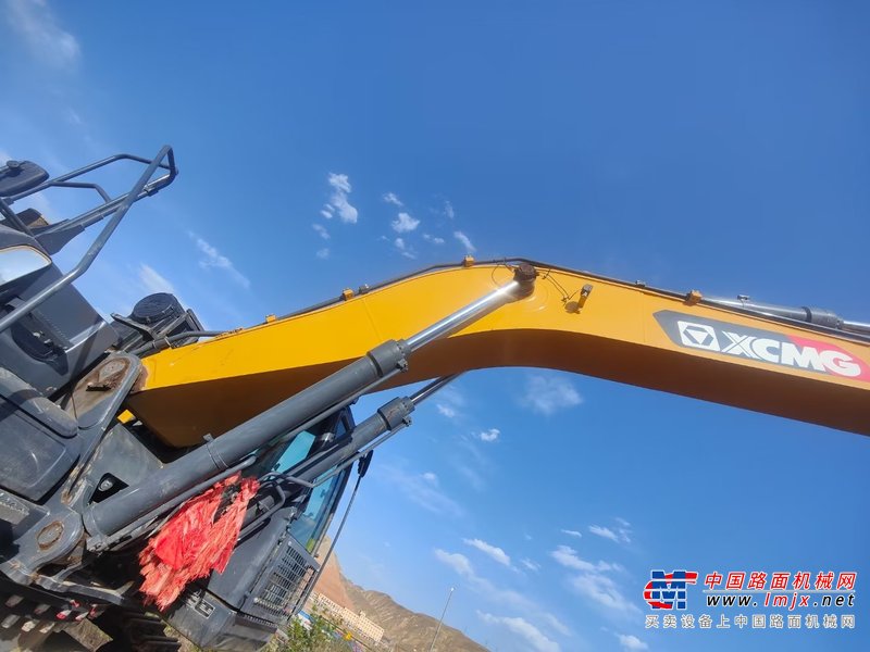 兰州市出售转让二手不详小时2021年徐工XE370D挖掘机