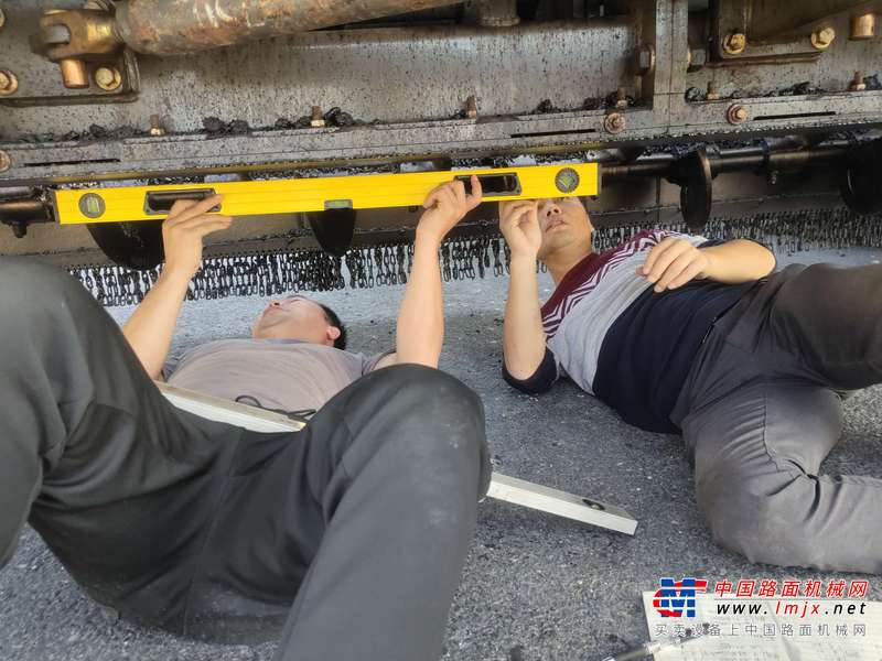 徐州市出售转让二手不详小时2022年徐工RP1655T沥青摊铺机